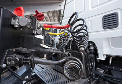 Cuide el sistema de aire que alimenta los frenos de su camión